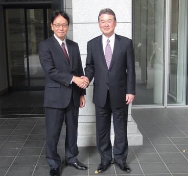 代表握手