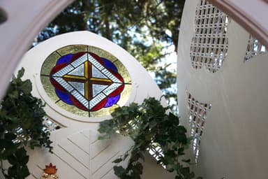 オプションでオーダーも可能なステンドグラス