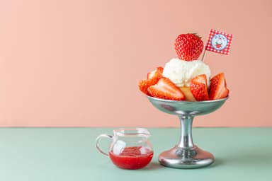 いちごいっぱい皿プリン 680円