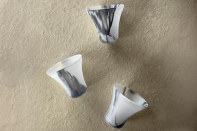 墨の模様はそれぞれ個性があり、同じものはない