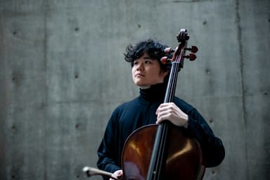 チェロ：上野通明(C)Seiji Okumiya