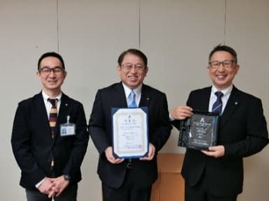 カシオ計算機株式会社トロフィー及び認定証贈呈式