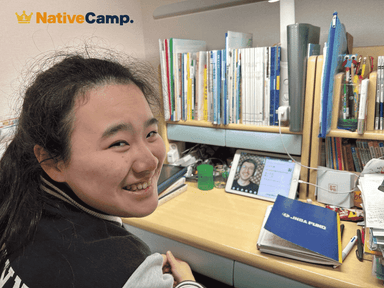 英会話レッスンを楽しむ会員　1