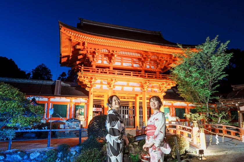 世界遺産　京都市「上賀茂神社」にて
『夏のライトアップ～龍神詣りと足つけ夕涼み～』を
7月14日～23日に開催