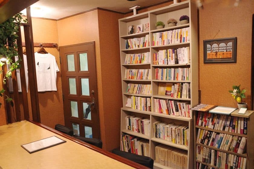 新宿・ブックバーひらづみ開店3周年キャンペーン開催！
9月1日～6日の間にご来店の先着100名に図書カードをプレゼント