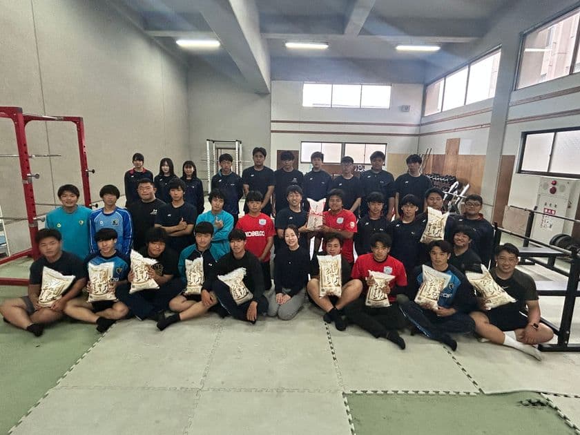 名古屋のものづくり企業が高校ラグビーの夢を後押し　
大和グラビヤが飯田OIDE長姫高校ラグビー部を継続支援