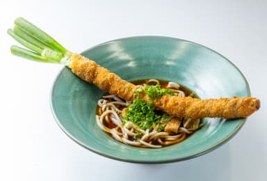 ネギまるごと1本肉巻きうどん 1&#44;815円