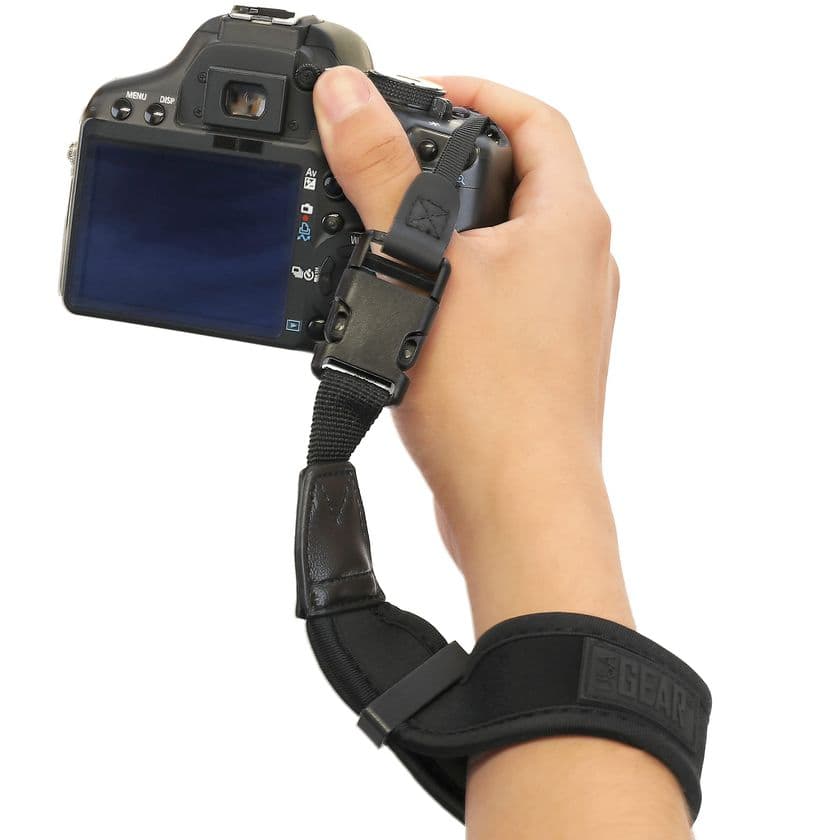 カメラ用品ブランドUSA Gearより、カメラリストストラップと
カメラバックパックを各種ECサイトにて販売を開始