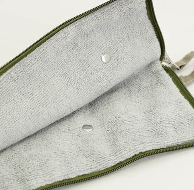吸水タオルとしても使用可能な内側素材