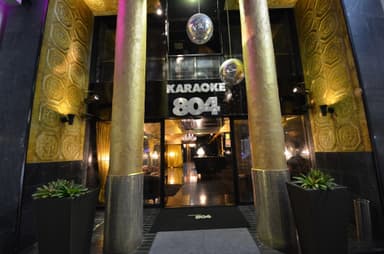 カラオケ804 心斎橋GLAMOROUSのエントランス
