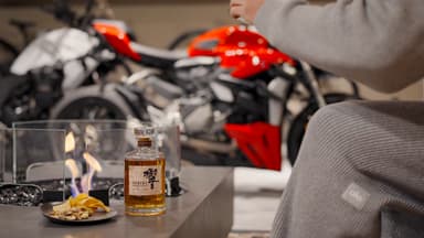 お酒をたのしみながら愛車を