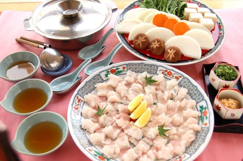 “夏の風物詩”【鱧すき鍋セット】を冷蔵便でお届け
　秋までの期間限定販売を開始