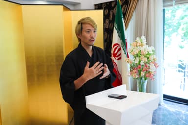 大使公邸での授賞式の様子