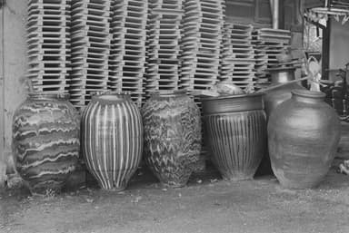 (3)Decorated tea-leaf storage jars&#44; for display in shop fronts of stores selling tea. Nagano. Meiji era. Photograph by Louise Alison Cort&#44; 1976