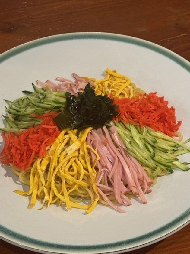 卵アレルギーの人も食べられるオリジナル麺を使用！
北海道・楽しい煉屋にて道産麦ゆめちからの冷製中華麺を新発売