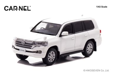 CARNEL 1/43 トヨタ ランドクルーザー AX G selection (URJ202) 2015 White Pearl Crystal Shine：左前