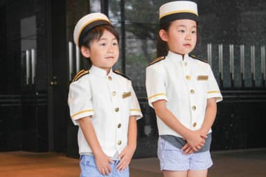 ロビーでお客様をお迎え