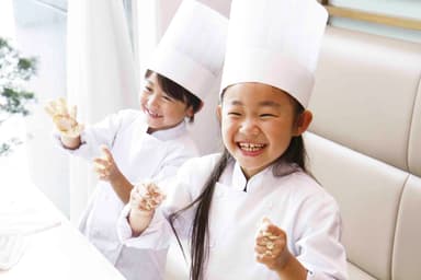 朝食レストランサービス＆パティシエ