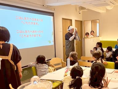 農家さんと直接ふれあいながら、野菜の“おいしさ”と“ありがたさ”を学ぶ子どもたち