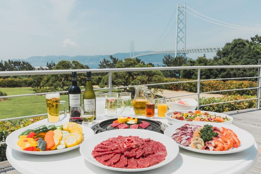 【夏の風物詩、絶景バーベキューが今年も登場！】
明石海峡大橋をのぞむ開放的なロケーションで楽しむ　
“舞子ビラBBQ 2025”