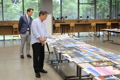 特別審査員による審査の様子