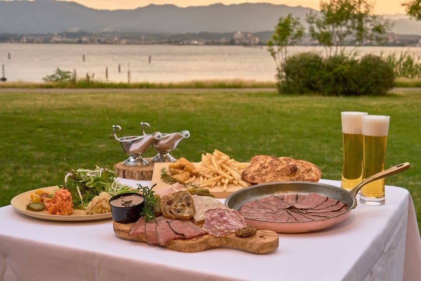 琵琶湖サンセット × 肉とビールの饗宴　
セトレマリーナびわ湖
『BEER HALL 2025 Biwako Sunset ～肉とビールの宴～』開催
