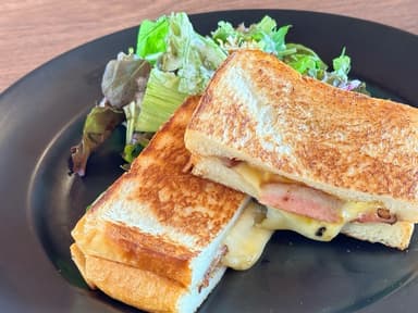 手作り食パン　チーズホットサンド