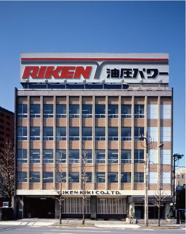 本社外観