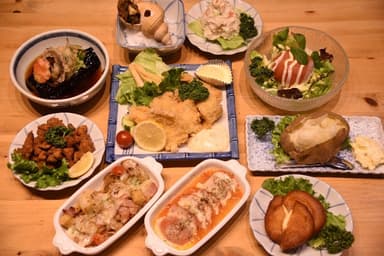 焼き鳥の他にも豊富な一品メニューもご用意