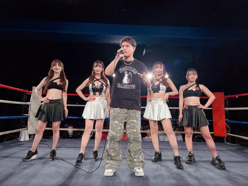 ボクシングを華やかに演出する
「イーチケラウンドガール」特集記事が続々公開