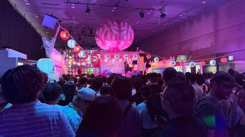 【イベントレポート】「脳汁」をテーマにした
新感覚フードフェスに3日間で約10,000人が来場！
“イキすぎた愛と混沌のフードフェス”『脳汁横丁』