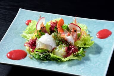 冬の海岸にふわり舞う「波の華」をイメージしたお造り