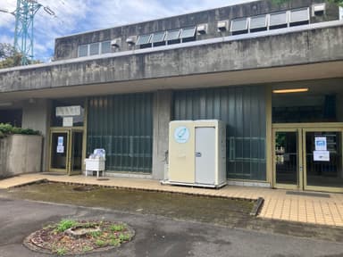旧ゾウ舎前設置