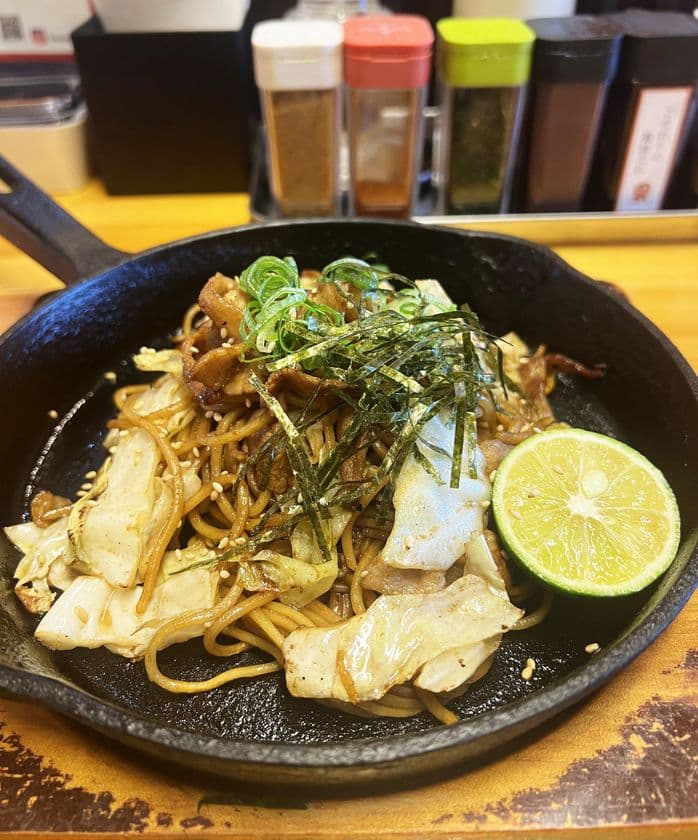 「焼そば専門店 突貫亭」開店20周年記念キャンペーン！
『阿波すだち醤油焼そば』が復刻