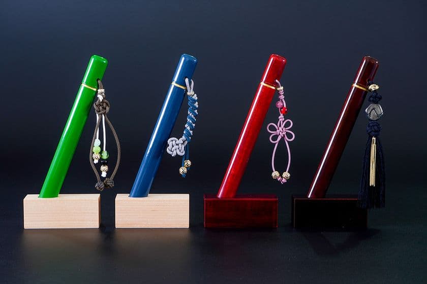 思い思いの供養を身近に　
心に寄り添う手元供養品「灯(とう／ともり)」登場