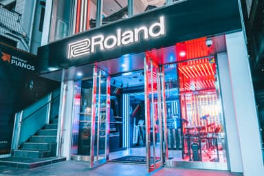 「Roland Store Tokyo」 エントランス