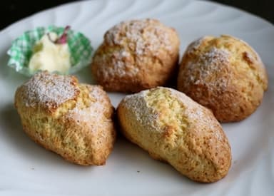 さくらスコーンとさくらバターづくり