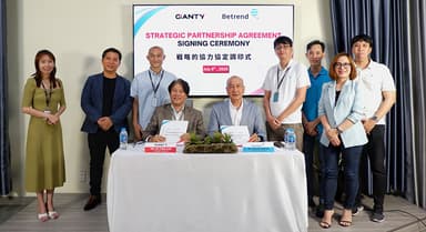 ベトナム ホーチミンでの業務提携調印式の様子