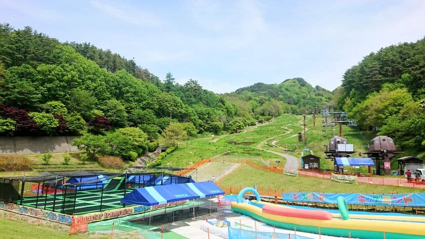 夏限定の巨大昆虫出現＆お宝発掘体験！
温泉やBBQも楽しめる佐久平パラダで家族の思い出づくり