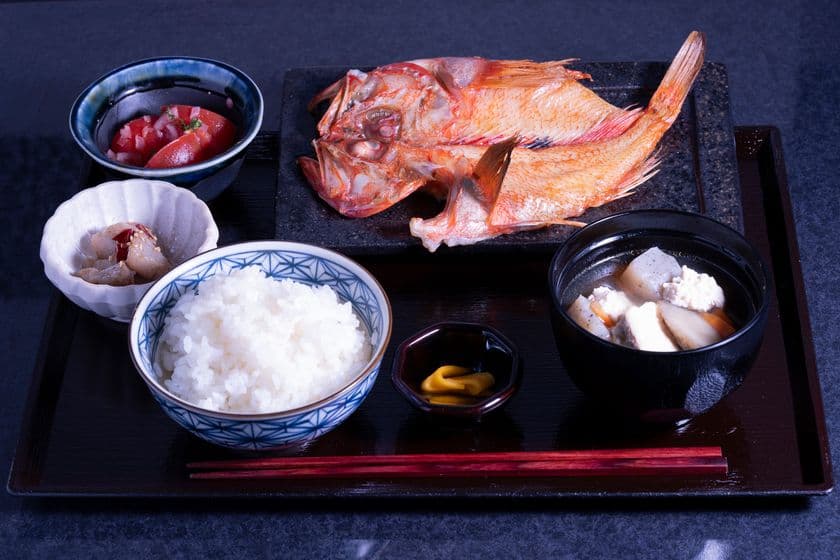 北鎌倉おむすび庵が鎌倉に朝食屋と
鎌倉初油そば専門店をオープン！！