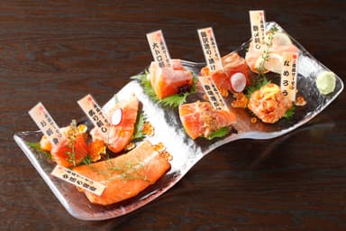 「名物!!極上国産!!青森サーモンづくし♪海の恵み8種盛り」(1人前)2&#44;728円
