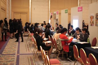 約40の病院や介護施設の担当者と懇談可能