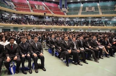 4月に日本武道館で行われた入学式の様子 2