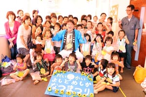 去年の夏祭りの様子4 みんなで記念撮影