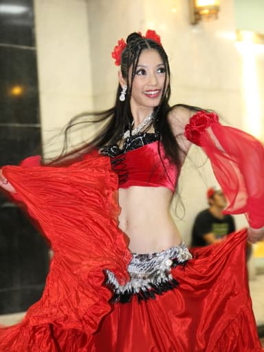 ヤスミンの美しいベリーダンス