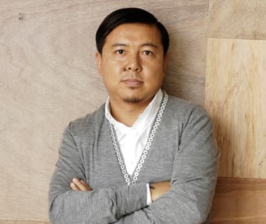 ディレクター小沢宏