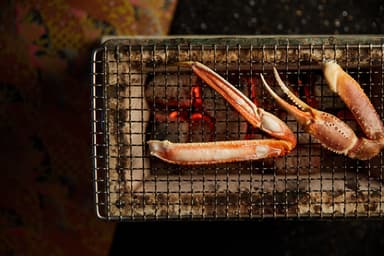 活松葉ガニの炭火焼き