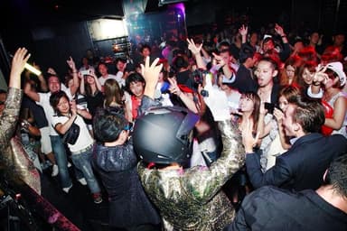 LIVE2
