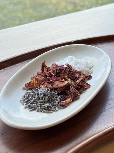 香り足湯　ハーブと満月塩