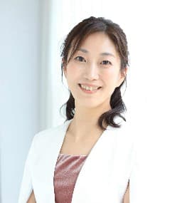小林 依子 氏